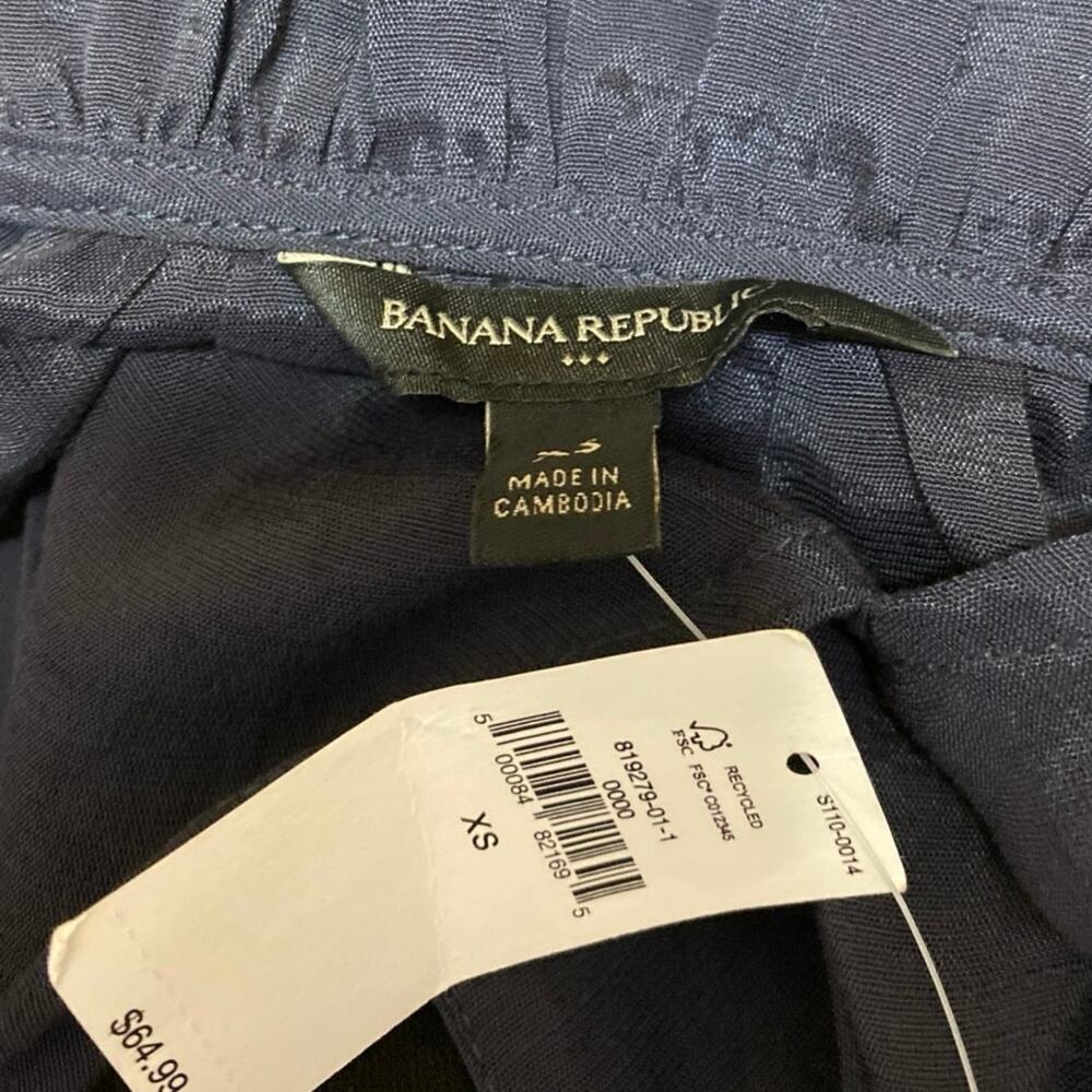 NEW Banana Republic Navy Blue Short Sleeve Ruffle V Neck Blouse Top Size XS - Picture 3 of 4